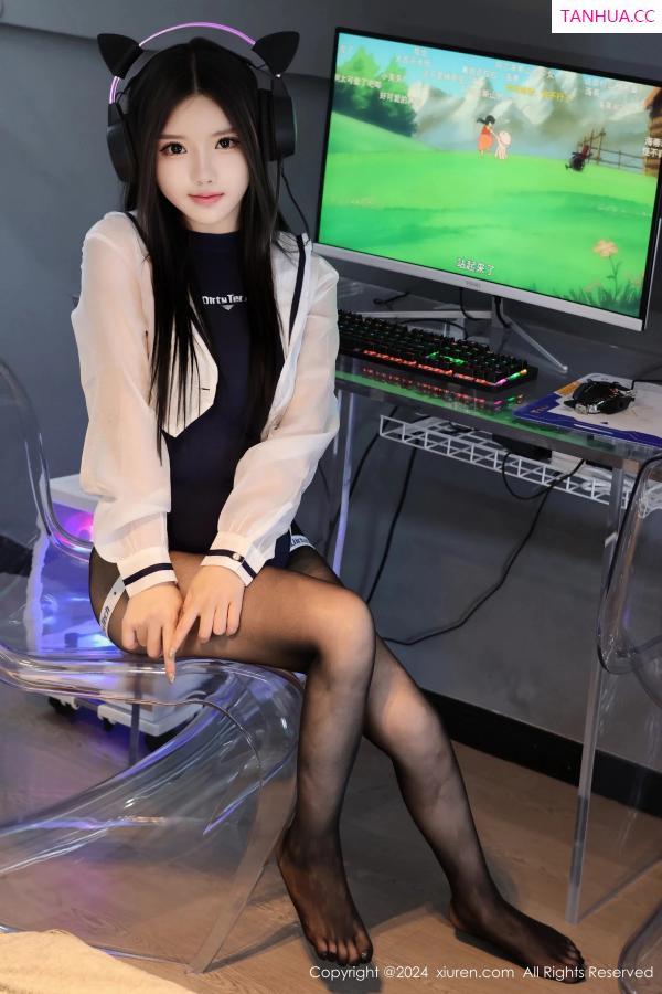   [XiuRen]高清写真图 2024.04.22 No.8432 小薯条nienie 美腿黑丝第31张图片